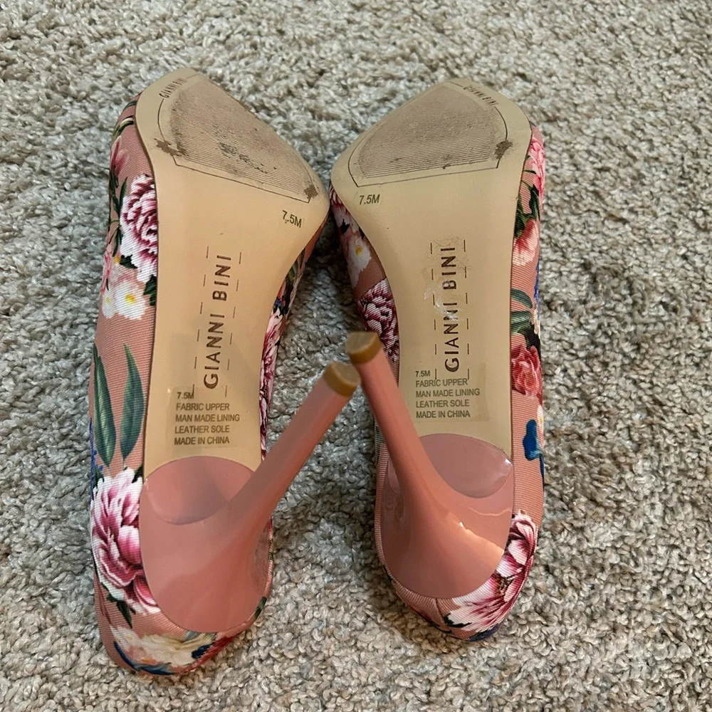Gianni Bini Jilley Floral Heels - Picture 5 of 6